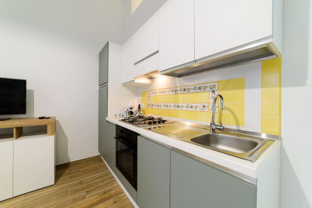 Stazione Treni - Wi-Fi & Netflix Cozy Space Apartment Salerno Exterior photo